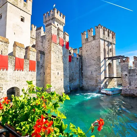 Matta 400 Mt From The - Happy Sirmione